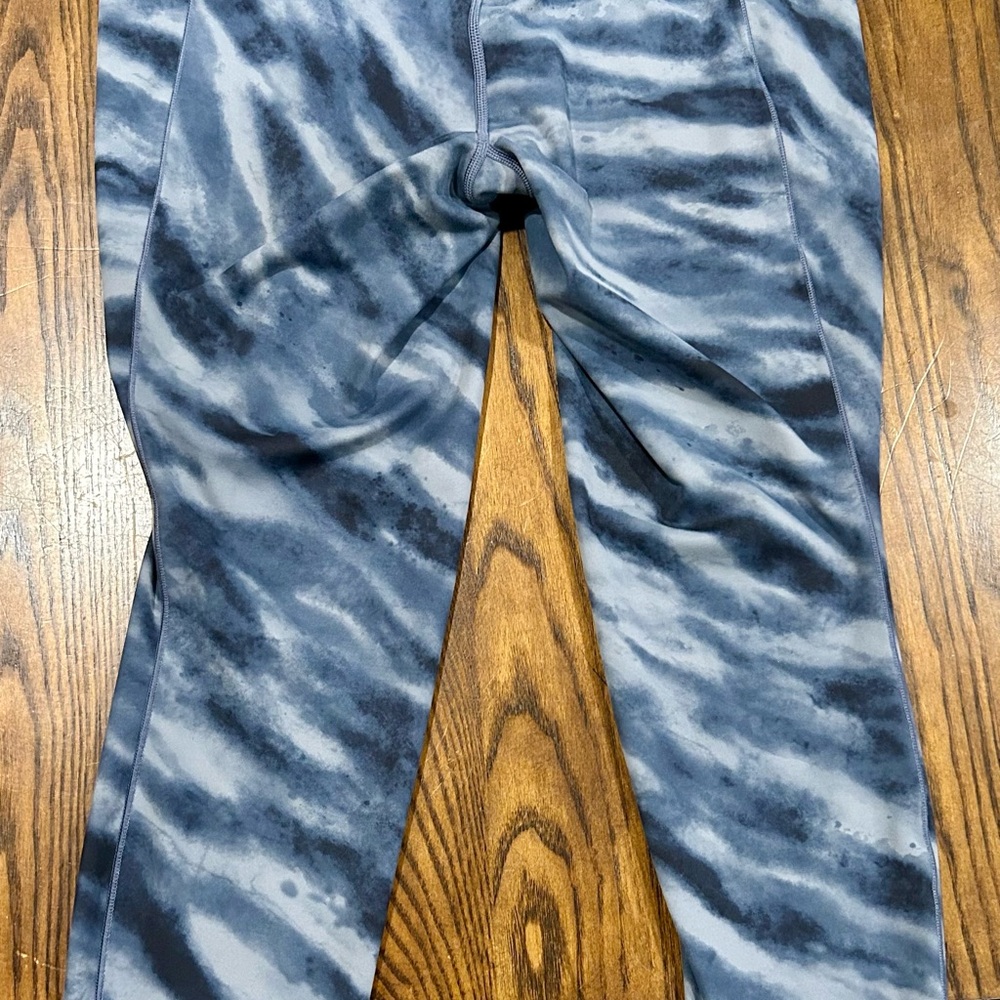 Athleta Salutation Stash Pocket II 7/8 Tight Blue/Gray Leggings - L